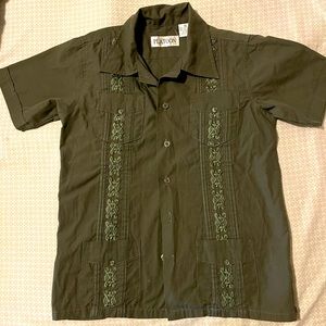 Boys guayabera in forest green with embellishment. Size 10